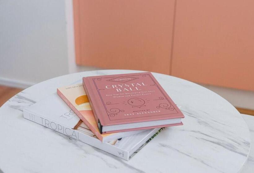 هتل Boho Coastal Vibes