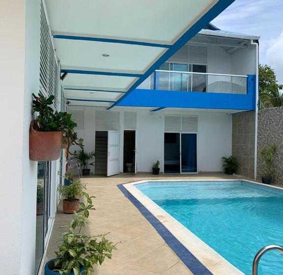 בית מלון כפרי Cabaña Manzuren