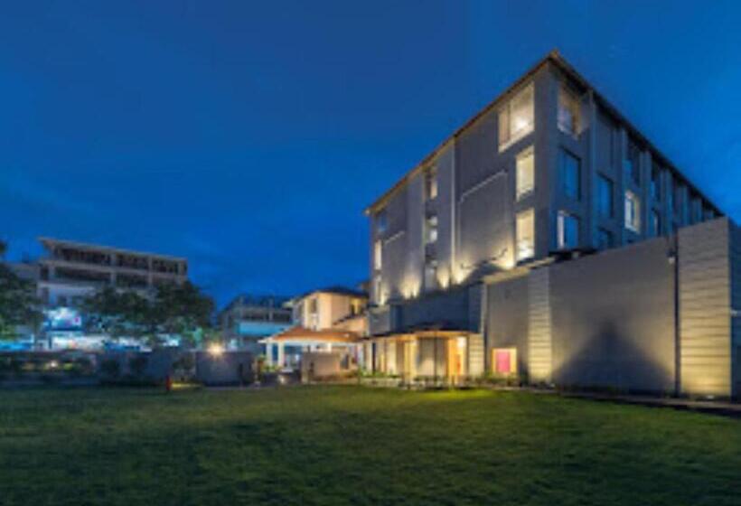 Отель Cachar Club Silchar