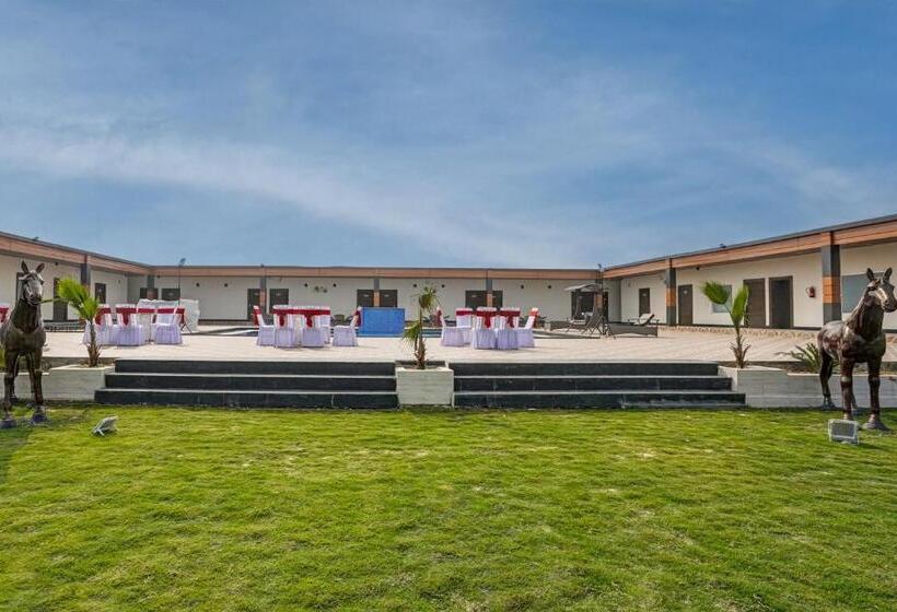 ホテル Collection O Amit Legagcy Resort