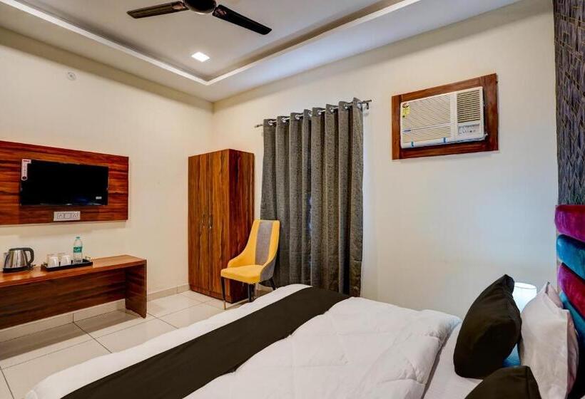 ホテル Collection O Amit Legagcy Resort