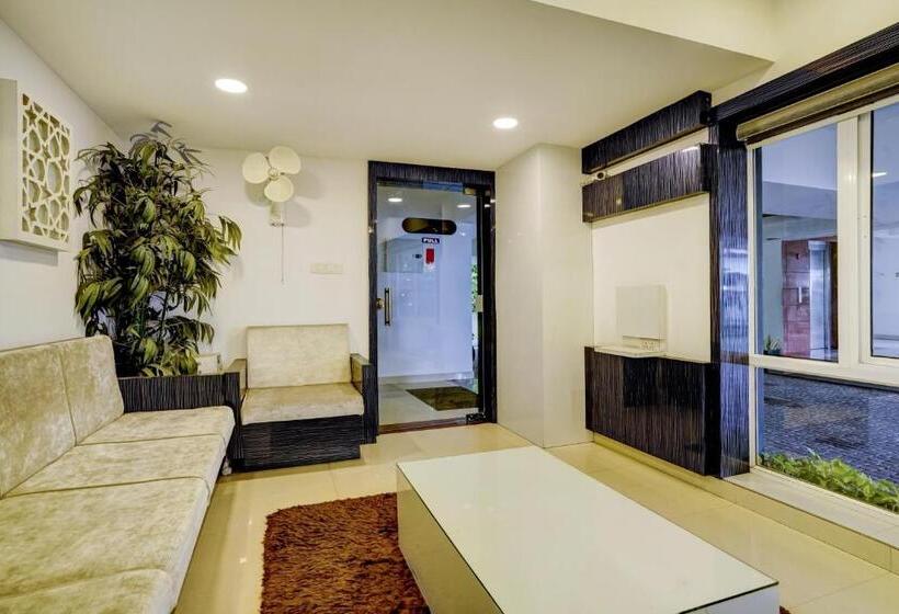 酒店 Collection O Ayesha Homes