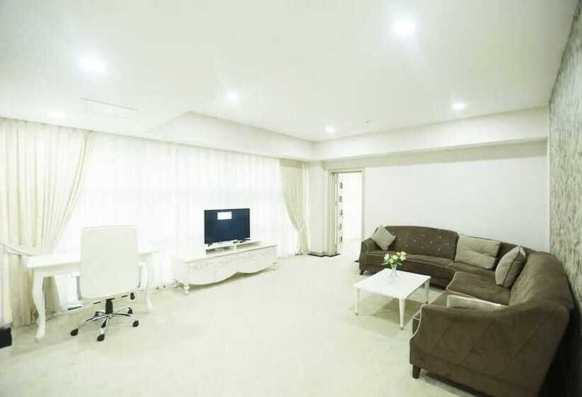 בית מלון כפרי Continent