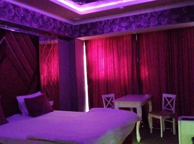 בית מלון כפרי Continent