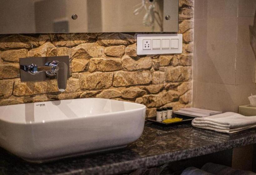 בית מלון כפרי Eko Resort Vanya   Jim Corbett