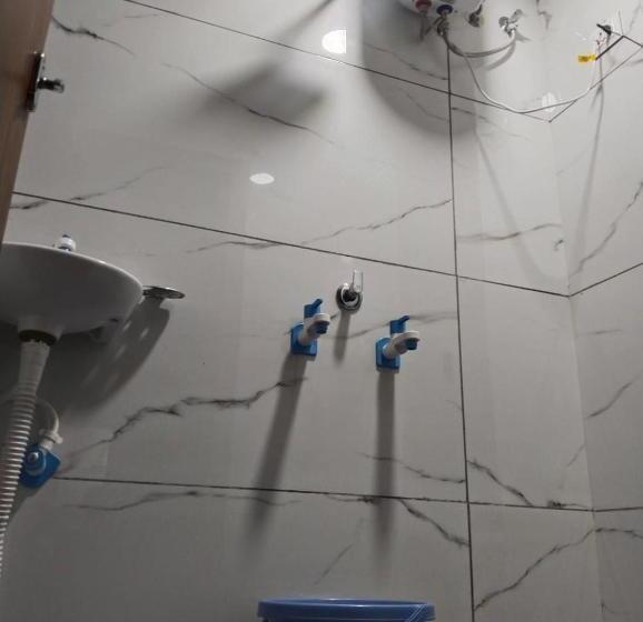 Отель Gupta Avenue