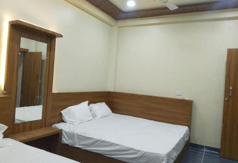 Отель Gupta Avenue