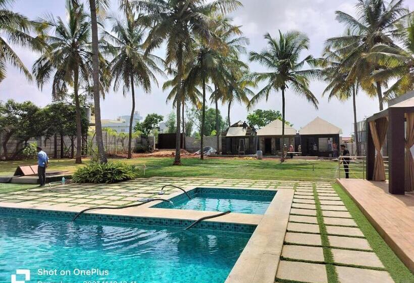 בית מלון כפרי Indo Bali Poolside Resort In Bangalore