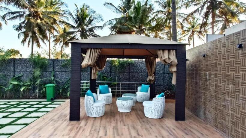 בית מלון כפרי Indo Bali Poolside Resort In Bangalore