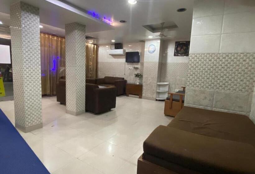 ホテル Jk Breeze & Dental Care Jammu