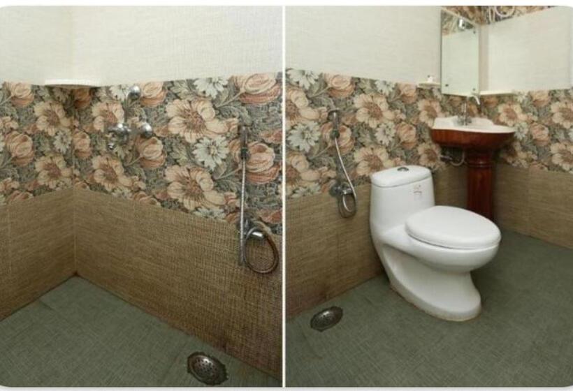 Отель Krishna Galaxy