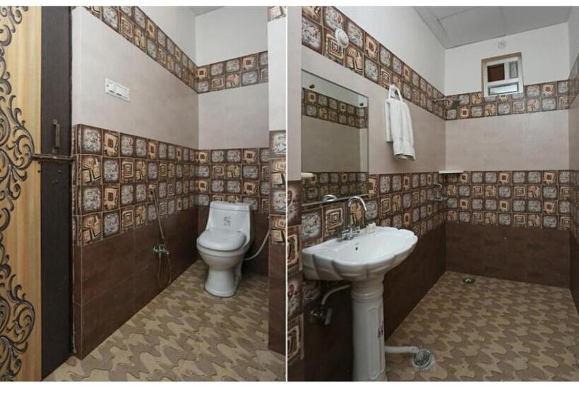 Отель Krishna Galaxy