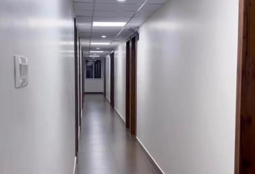 ホテル Lalbagh Inn