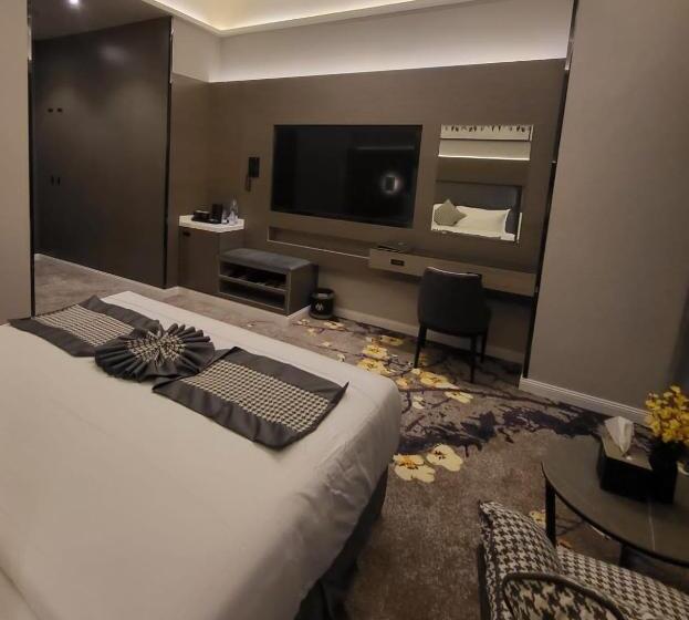 ホテル Msharef Almoden