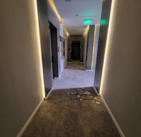 ホテル Msharef Almoden