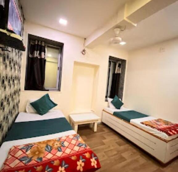 ホテル Nice Inn Ahmedabad
