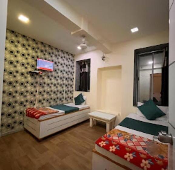 ホテル Nice Inn Ahmedabad
