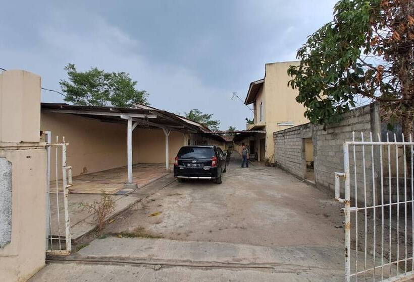 בית מלון כפרי Oyo 93320 Venus Homestay Syariah