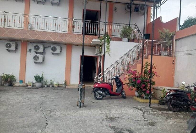 酒店 Oyo 93332 Kharis Home Stay