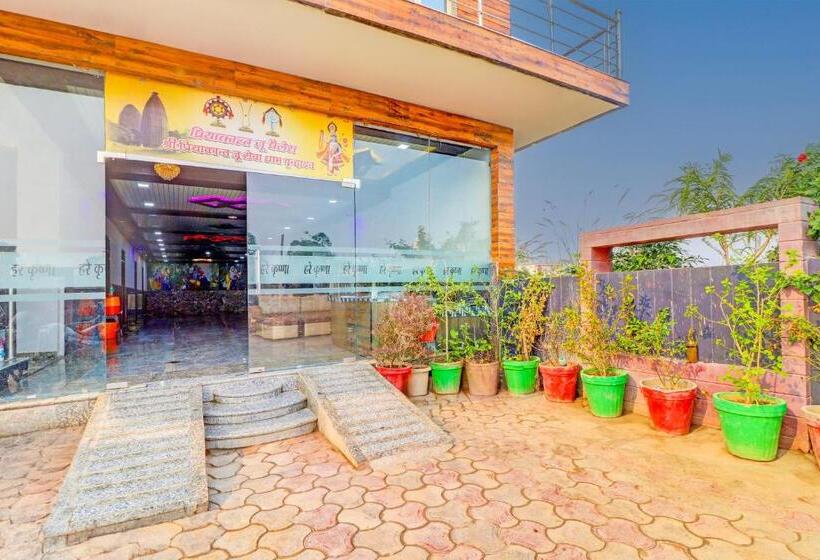 Отель Oyo Priyakant Ju Palace