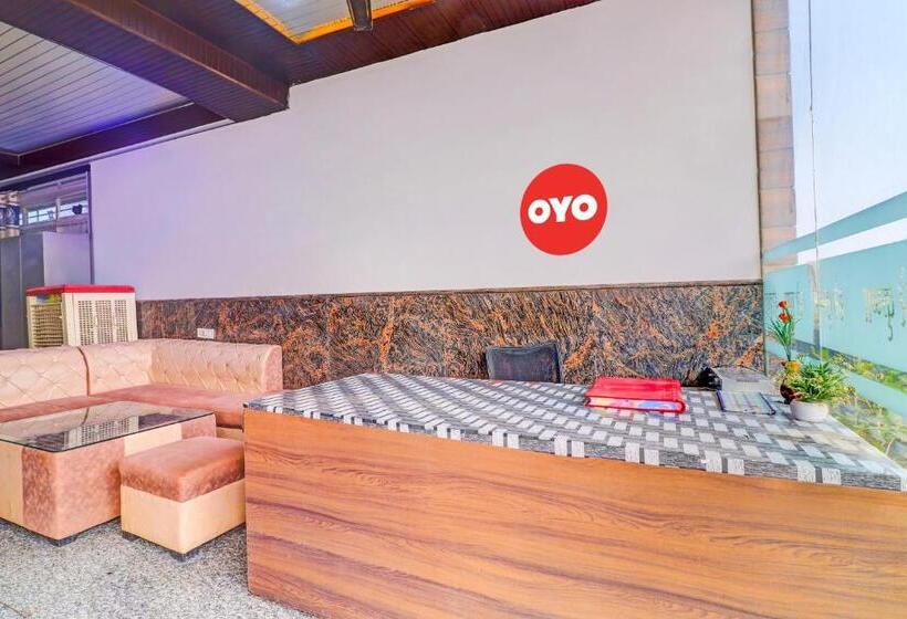 Отель Oyo Priyakant Ju Palace