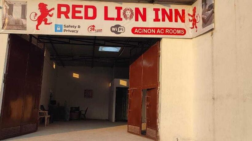Отель Oyo Red Lion Inn