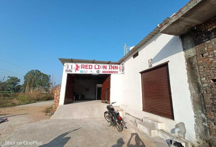 Отель Oyo Red Lion Inn