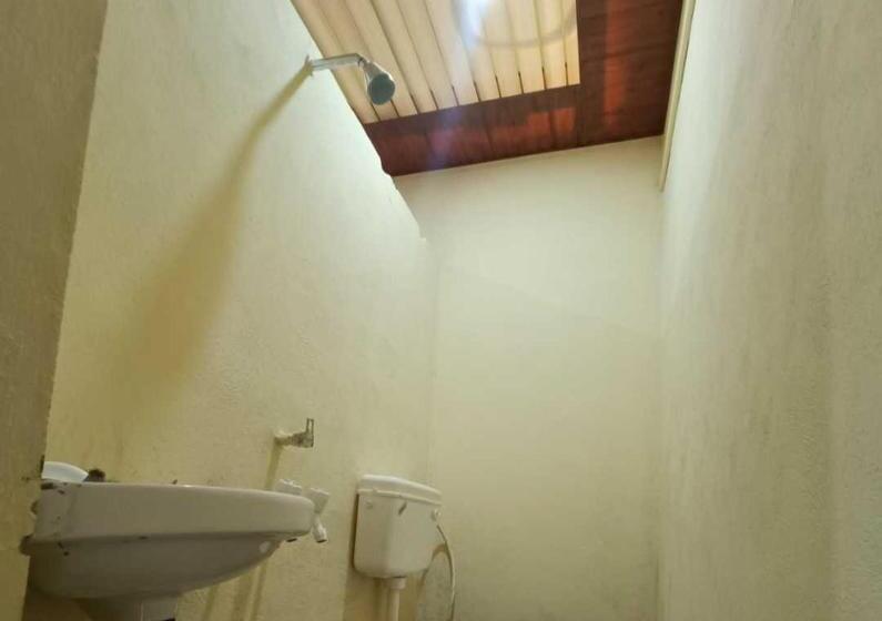 Отель Oyo Red Lion Inn