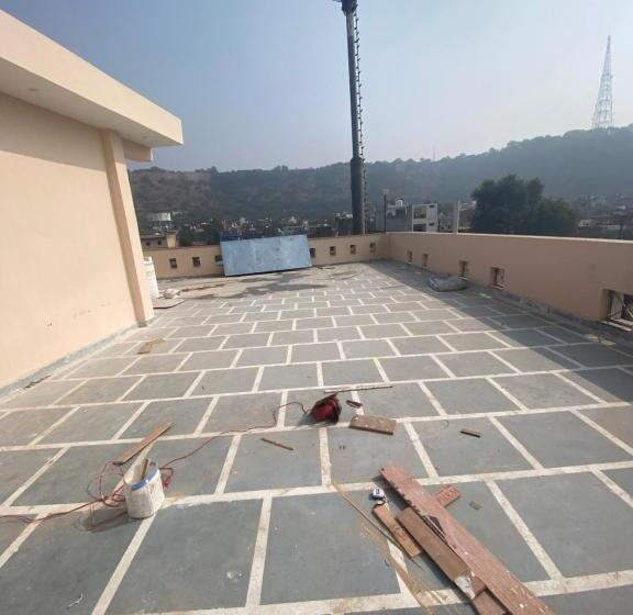 Отель Paradise Residency And Cafe