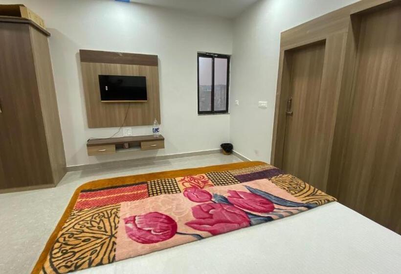 Отель Paradise Residency And Cafe