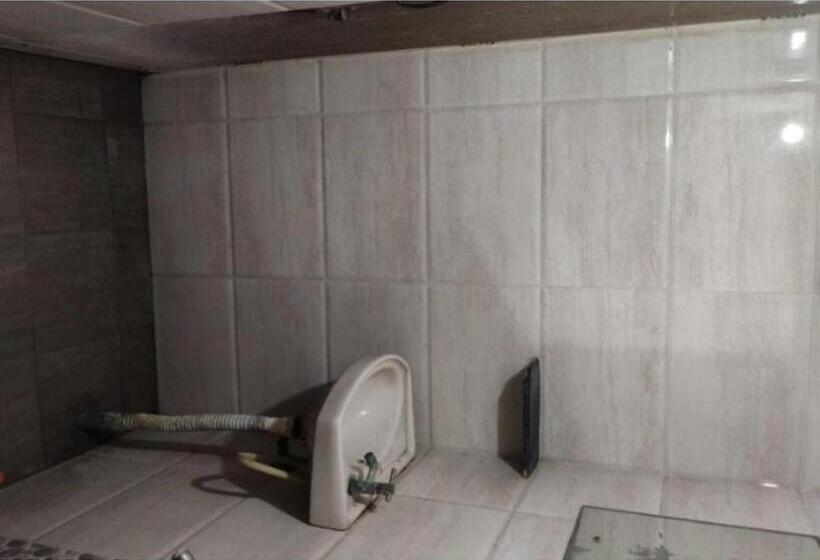 בית מלון כפרי Prerna Lodge, Solapur