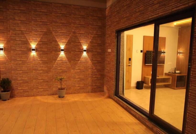 בית מלון כפרי Radhika