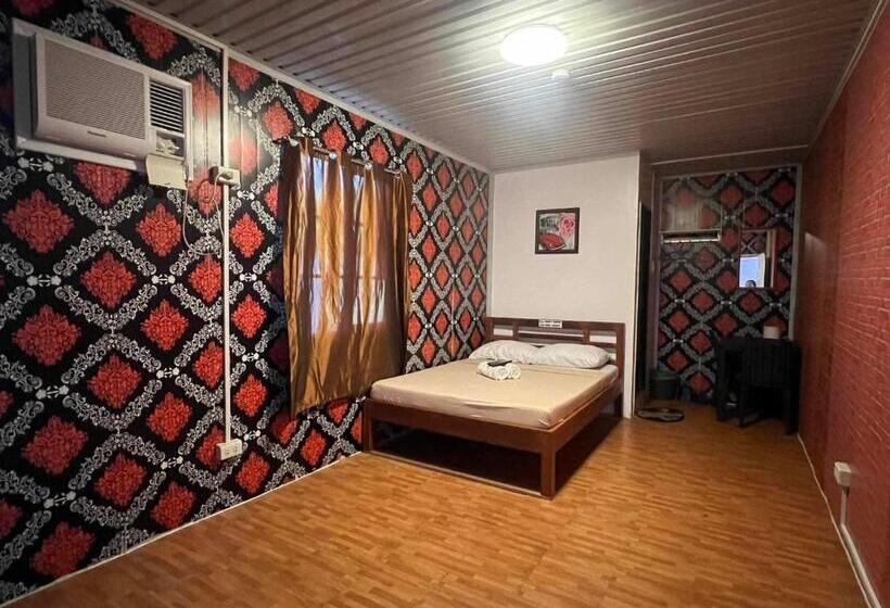 هتل Reddoorz @ Boondocks Cabins Resort