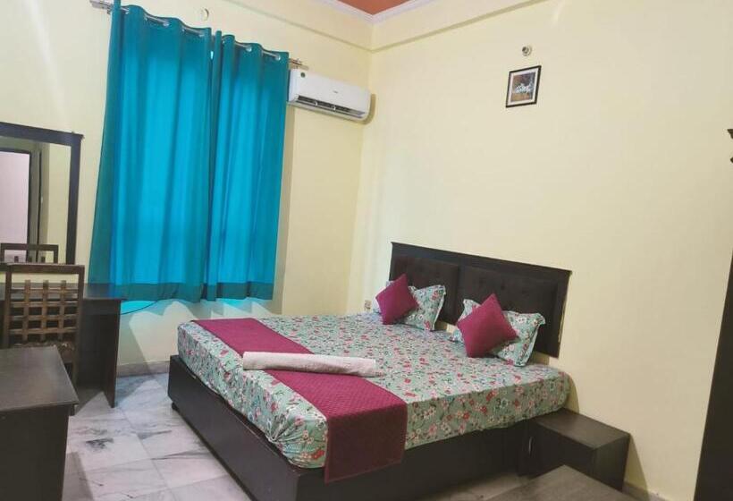 Hotel Royal Fort   Chandwaji