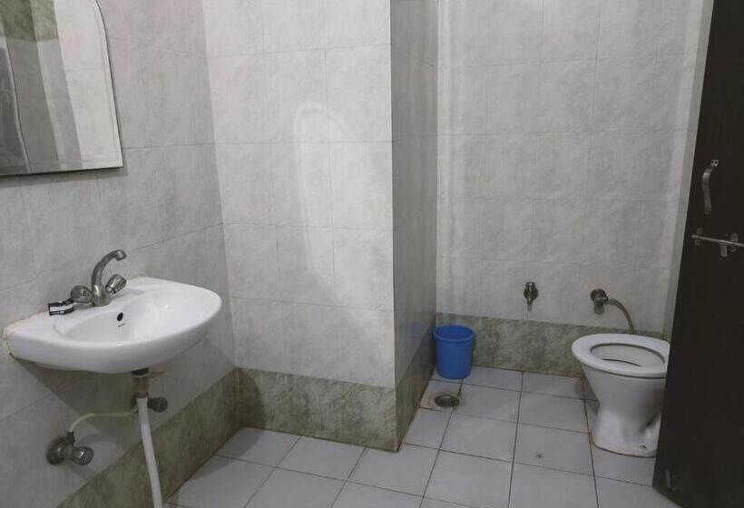 בית מלון כפרי Royal Fort   Chandwaji