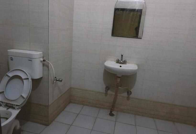 בית מלון כפרי Royal Fort   Chandwaji