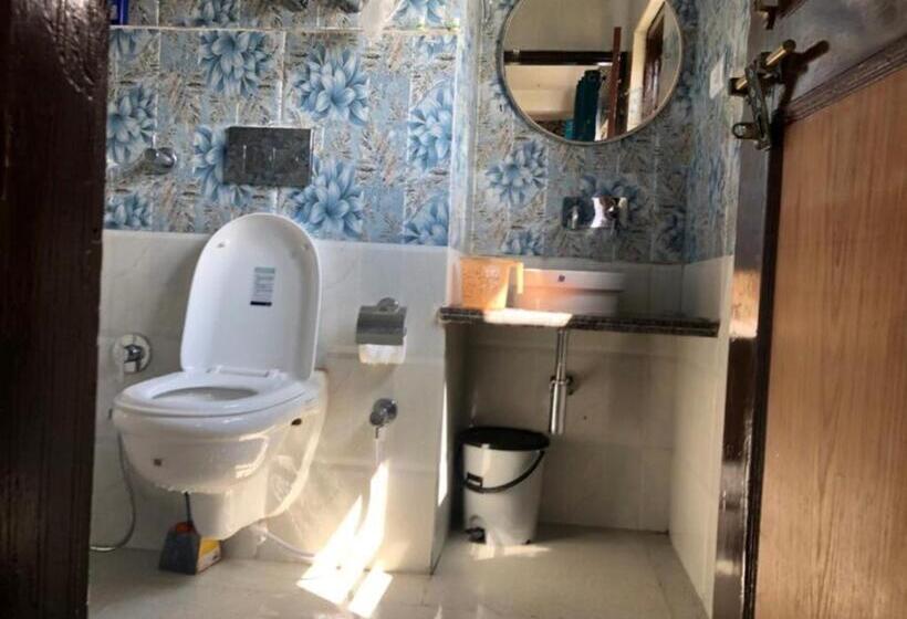 בית מלון כפרי Sarwa Cottage Jammu And Kashmir