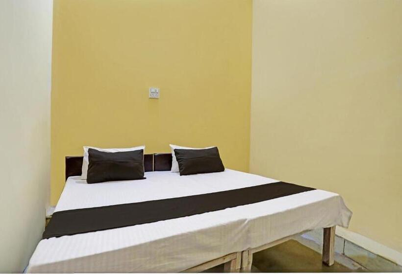 호텔 Spot On Shiv Guest House