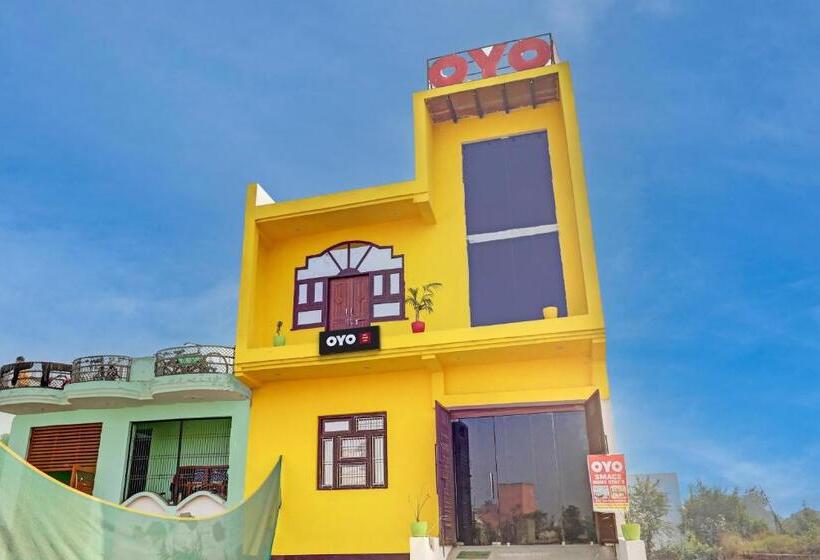 Отель Spot On Smacs Home Stay