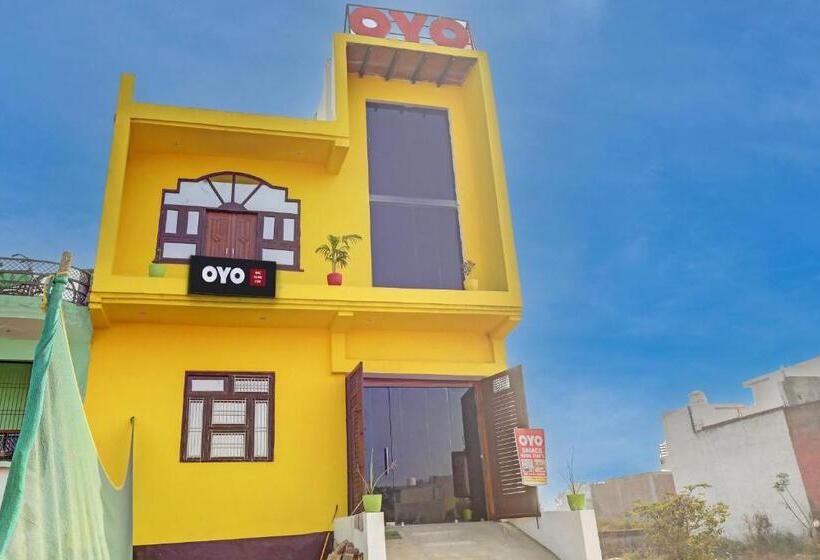 Отель Spot On Smacs Home Stay