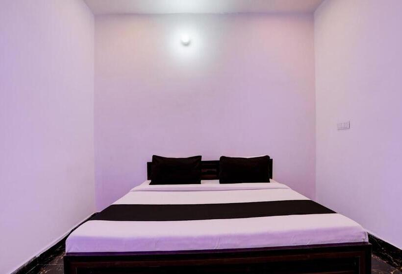 Отель Spot On Smacs Home Stay