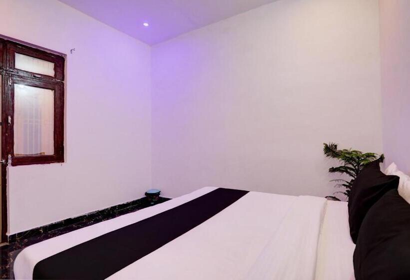 Отель Spot On Smacs Home Stay