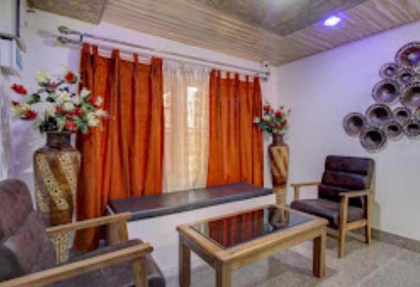 בית מלון כפרי Sultan Residency Srinagar