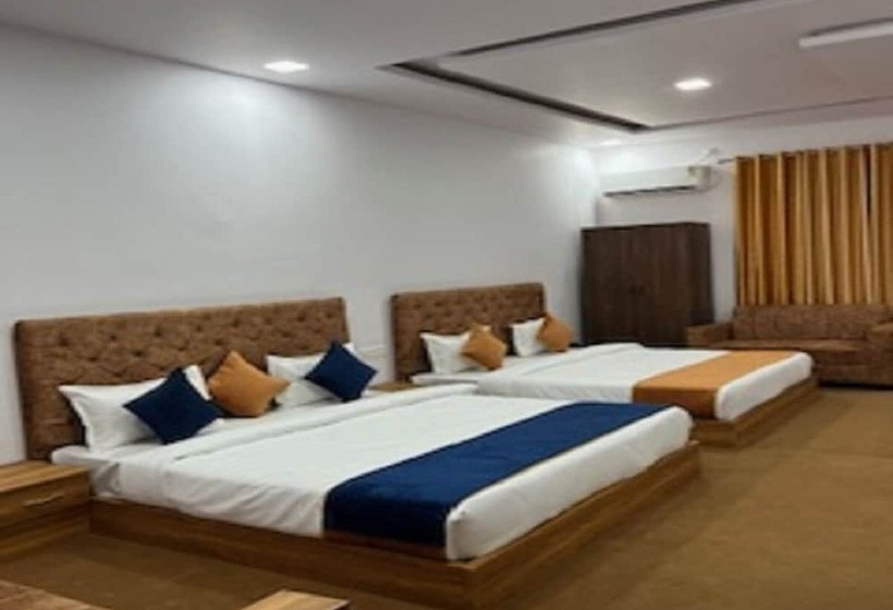 فندق Surya Inn