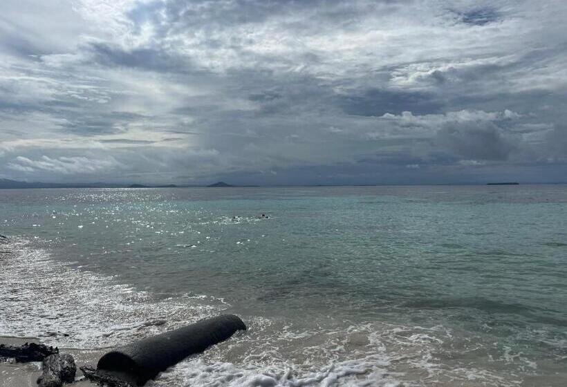 Отель Tamaku House Reef Raja Ampat