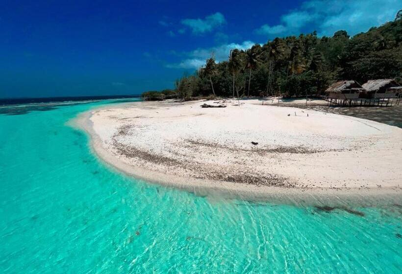 Отель Tamaku House Reef Raja Ampat
