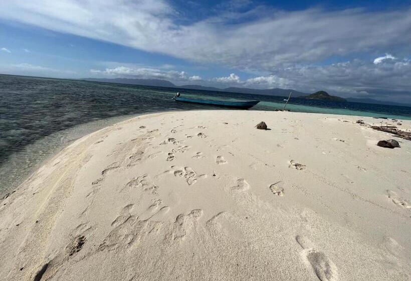 Отель Tamaku House Reef Raja Ampat
