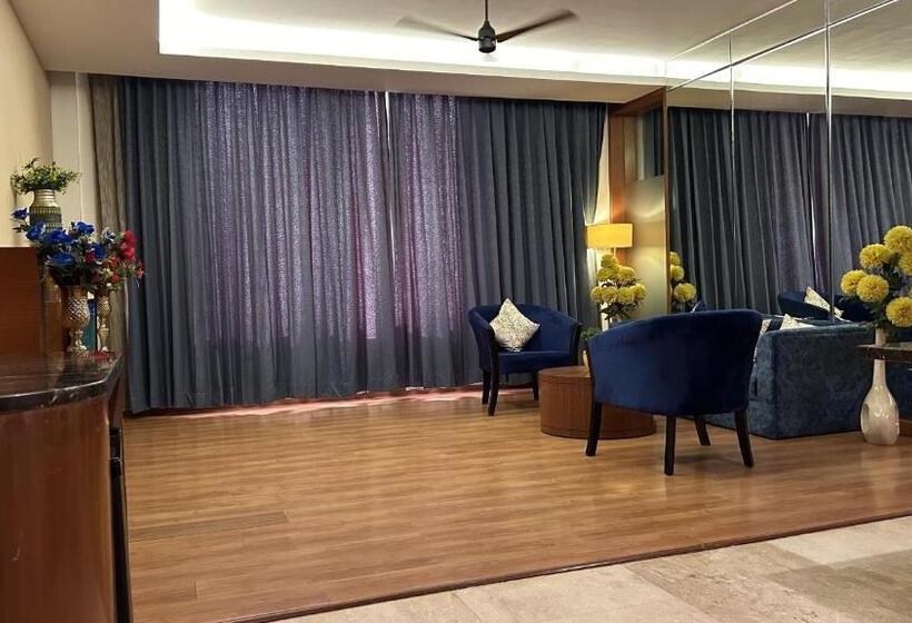 ホテル The Conway