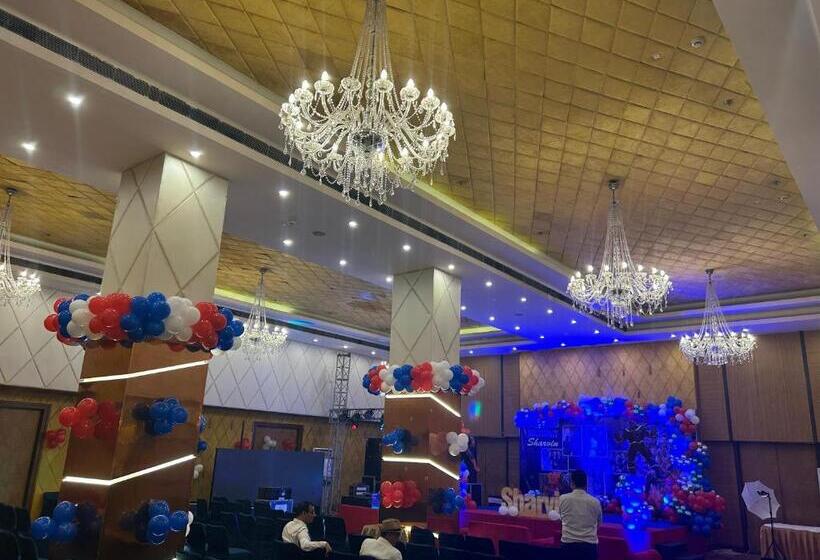 ホテル The Conway