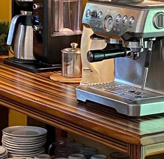 فندق Tropical View